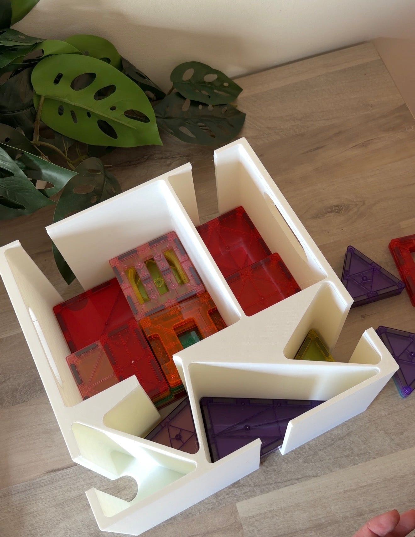 Magnet tile storage